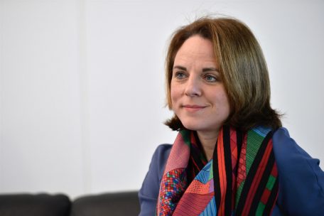 Familienministerin Corinne Cahen musste am 4. Dezember 2021 gemeinsam mit ihren Töchtern das Haus verlassen