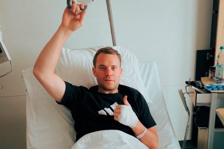 Ski-Schock nach WM-Aus / Manuel Neuer bricht sich den Unterschenkel