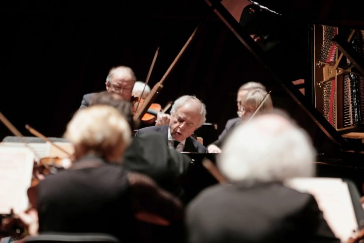 Alain spannt den Bogen / Von Trier nach Luxemburg: Bach in der Philharmonie, Solistes Européens und Puccinis „Tosca“