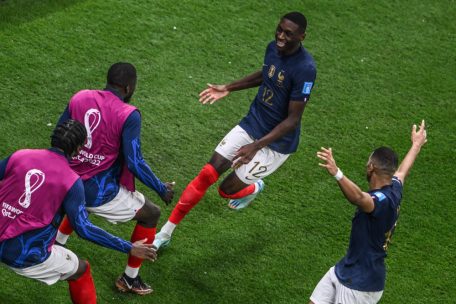 WM / Frankreich zieht nach 2:0 gegen Marokko ins Endspiel ein