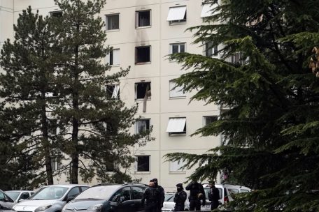 Frankreich / Mindestens zehn Menschen sterben bei Feuer in einem Wohnhaus – darunter fünf Kinder