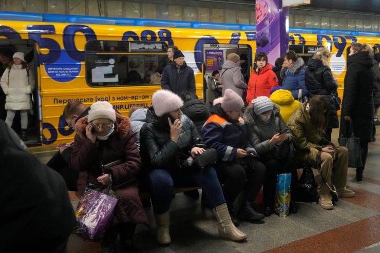 Putins Krieg / Selenskyj erklärt: Ukrainer bleiben standhaft – Die Lage am Samstag