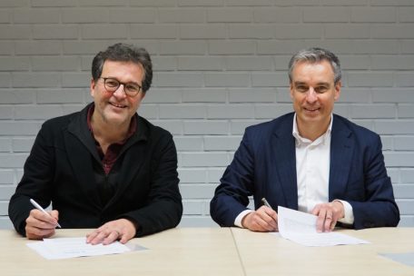 Jean-Louis Zeien (l.), Vorsitzender des Verwaltungsrats der Stiftung Pensionnat Notre-Dame Sainte-Sophie, und Claude Meisch, Bildungsminister (r.)