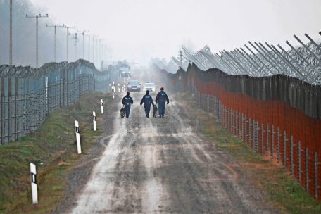 Reportage / Auch Kinder werden auf dem Weg nach Westen zu Opfern der Gewalt von Schleppern – und Grenzpolizisten