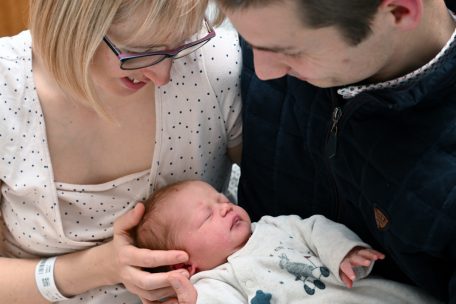 Silvesterbaby / Was für ein Start ins neue Jahr: Um kurz nach Mitternacht kam Liv zur Welt