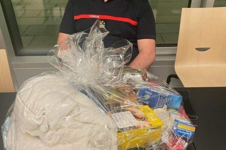 Auf seiner letzten Schicht erhielt Jeannot Filbig einen Gabenkorb von seinem Team