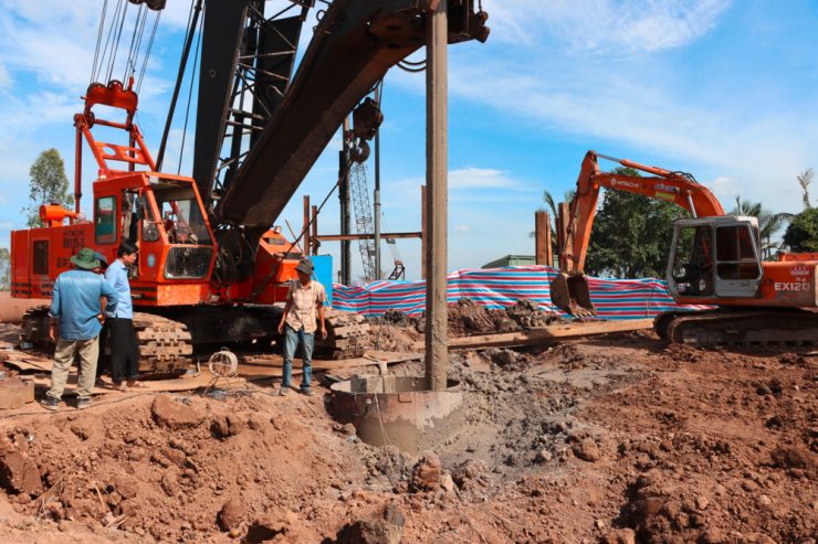 Vietnam / Gefangen in 35 Metern Tiefe: Retter kämpfen um Leben von Zehnjährigem