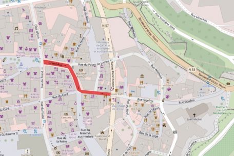 Der rot markierte Teil wird jetzt dem motorisierten Verkehr (weitgehend) entzogen &ndash; insgesamt &uuml;ber eine L&auml;nge von rund 150 Metern