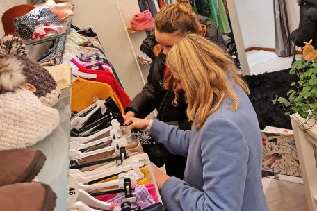 Schlussverkauf / Hauptstadt-Händler ziehen gemischte Bilanz über Solden-Start