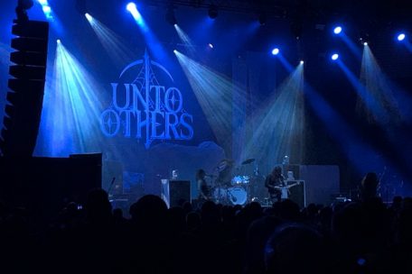 Ein gutes Testkonzert: der Auftritt von Unto Others in einer spärlich gefüllten Saarlandhalle