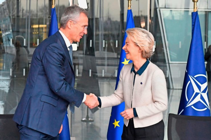 Erklärung unterzeichnet / EU und NATO rücken zusammen