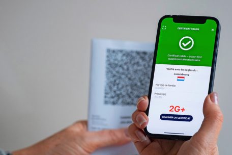 EU / Corona-Zertifikat hat Reisen während Pandemie erleichtert