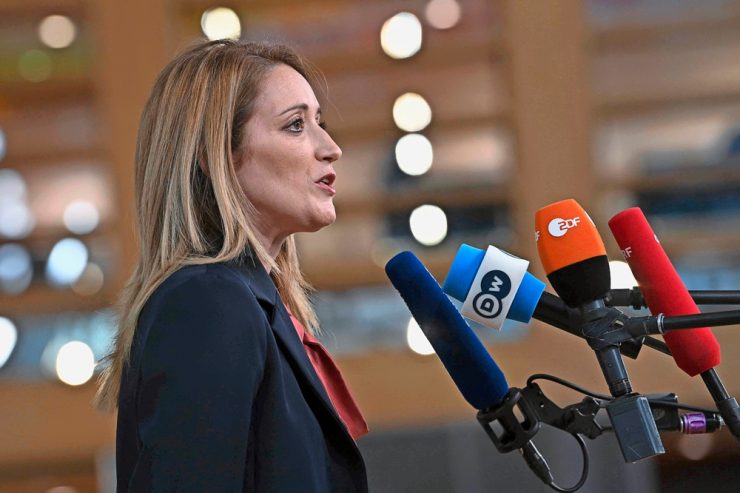 Nach Korruptionsaffäre / EU-Parlamentspräsidentin will strengere Transparenzregeln