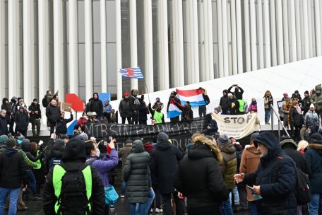 Aus dem Lager der Impfgegner stammt wohl die Petition Nr. 2489, die eine unabhängige Untersuchungskommission zur Aufarbeitung der Covid-Zeit fordert