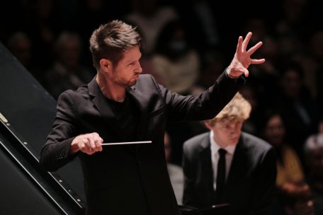 Alain spannt den Bogen / Ein Winning Team: Drei hochklassige Konzerte in der Philharmonie