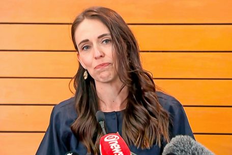 Neuseeland / Regierungschefin Jacinda Ardern tritt nach kraftraubenden Jahren zurück