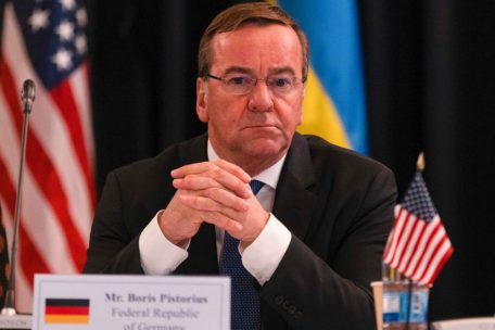 Ramstein / Bundesregierung lässt Verfügbarkeit von Leopard-Panzern prüfen