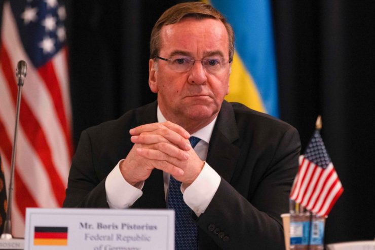 Ramstein / Bundesregierung lässt Verfügbarkeit von Leopard-Panzern prüfen