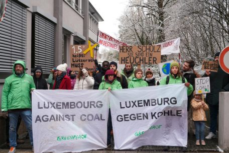 „Lützi bleibt“ / Luxemburger Aktivisten demonstrieren vor Deutscher Botschaft