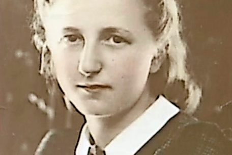 Lily Gelber mit 15 Jahren, 1938