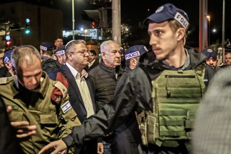 Un monde immonde / A l’ombre du silence