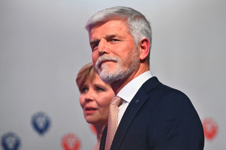 Tschechien / Präsidentenwahl: Petr Pavel setzt sich deutlich gegen Andrej Babiš durch