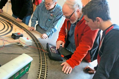 Pr&auml;sident Marc Lanners an der digitalen Steuerzentrale&nbsp;