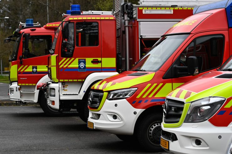 Polizei / Bus rollt nach Panne am Berg rückwärts – Fahrgäste beim Herausspringen verletzt