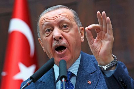 Türkei / Umgang mit Erdbeben könnte Wahlausgang für Erdogan beeinflussen
