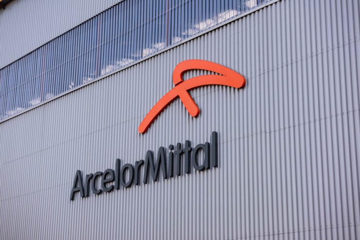 Stahlhersteller / ArcelorMittal ringt mit hohen Kosten und geringeren Auslieferungen