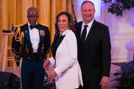 USA / Nummer zwei mit politischen Problemen – Vizepräsidentin Kamala Harris kann kaum punkten