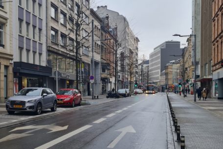 Heute sind hier vor allem Autos und Busse unterwegs