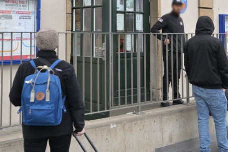 Der Eingang zum „Para-Chute“ am Bahnhof
