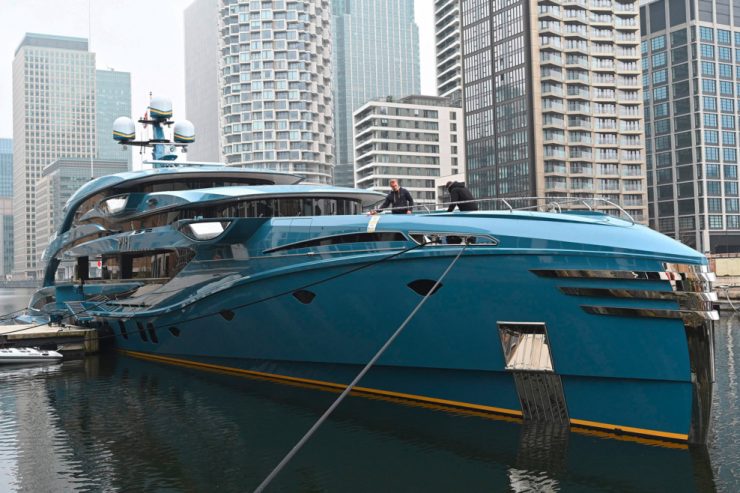 Putins Krieg / Handel, Propaganda, Banken: EU beschließt neues Sanktionspaket