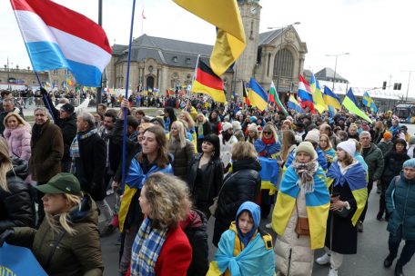 Luxemburg / Rund 600 Menschen demonstrieren ihre Solidarität mit der Ukraine