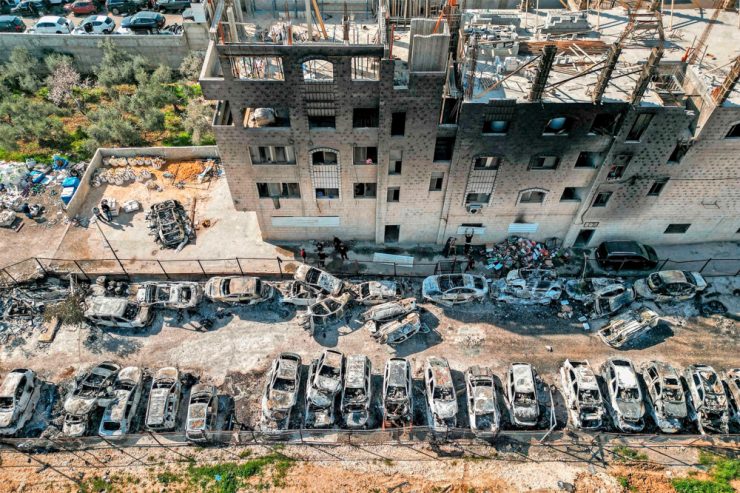 „Sie zerstörten alles“ / Schwere Ausschreitungen im Westjordanland nach Tötung zweier Israelis