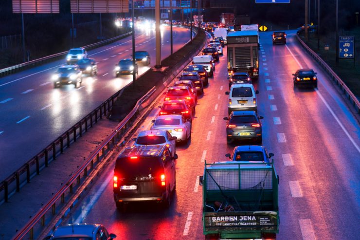 Unfall / Stau auf der A4 in Richtung Esch – Rückstau bis zum Cessinger Kreuz
