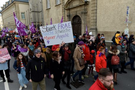 Forum / „La femme doit obéissance à son mari“ – what?