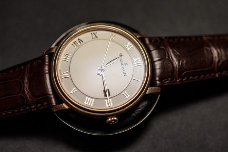 Bartringen / Polizei schnappt zwei illegale Uhrenhändler auf Parkplatz