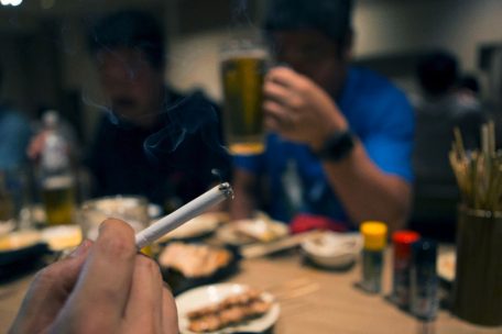 Serbien / Der Kampf um Europas Raucherhochburg geht in die nächste Runde