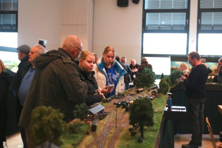 Junglinster / Von der Liebe für kleine Züge und ganz viel Detail: Zu Besuch auf der Internationalen Modellbahnbörse 