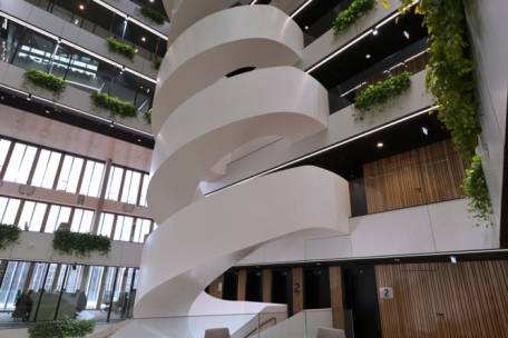 Die Helix-Wendeltreppe im Herzen des Gebäudes