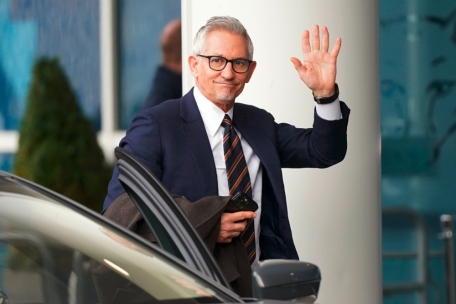 Gary Lineker sagt, er habe noch &bdquo;nie in meinem Leben so viel Liebe erfahren&ldquo;