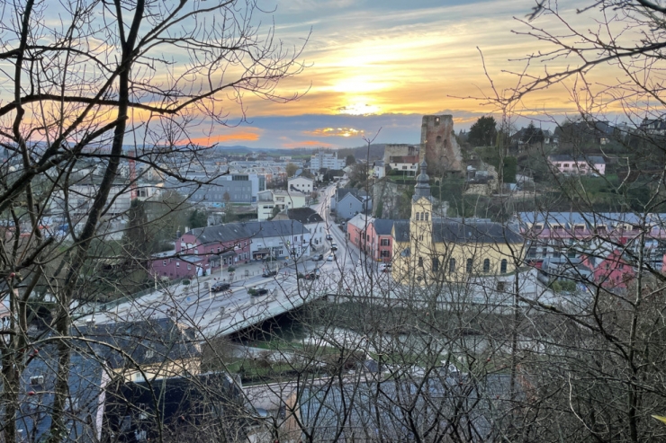 Betrug in Hesperingen / Ehemalige Beamte der Gemeinde zu sieben und fünf Jahren Haft, Geldstrafe und Schadensersatz verurteilt