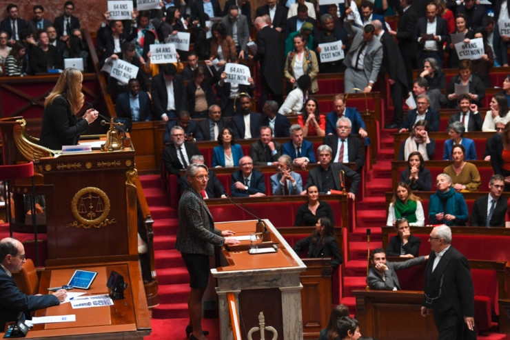 France / Macron choisit de passer en force sur les retraites