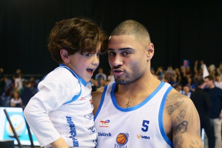 Raul Birenbaum feierte seinen ersten Titel mit Sohn Bo