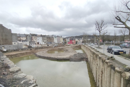 So sieht es momentan auf dem Grundst&uuml;ck der ehemaligen Losch-Garagen aus