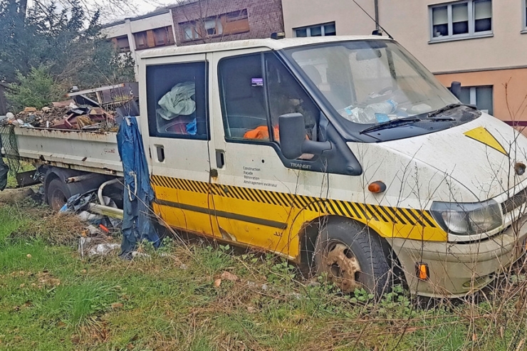 Umweltverschmutzung / Rümelinger ärgern sich über Müllberg gleich neben Naturschutzzone