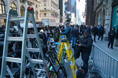 USA / Trump und die Tradition des „Perp Walk“