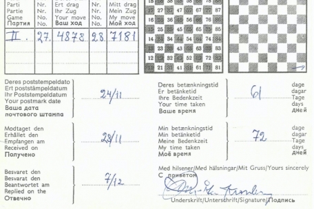 Mit Hilfe dieser vorgefertigten Postkarten &uuml;bermittelten sich die Kontrahenten fr&uuml;her ihre Z&uuml;ge &ndash; dieses Flair geh&ouml;rt allerdings der Vergangenheit an